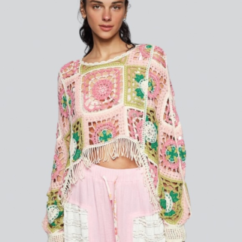 POL ROUND NECK BOHO CROCHET TOP FRINGE DETAILS